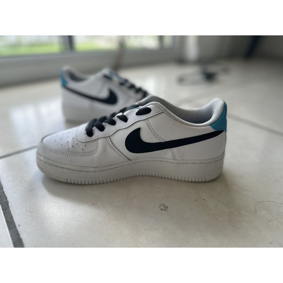 5.5 Y - Nike Air Force 1‎ World Wide (GS) White/Black-Blue FuryShoes CN8533-100 - Picture 7 of 11